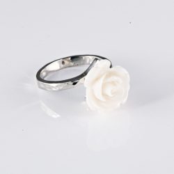 Ezüst gyűrű rózsával
