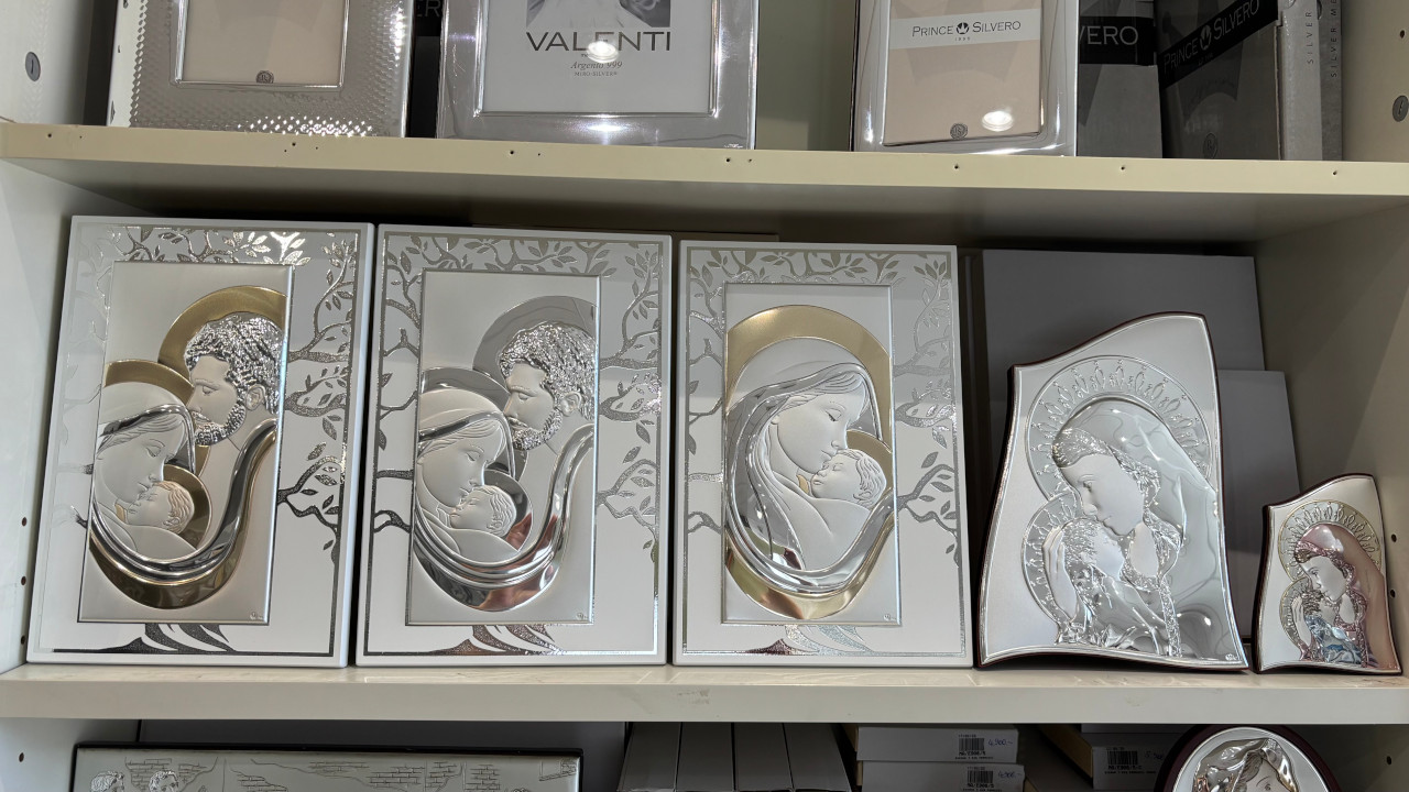 Szentképek és ikonok: a keresztény hit örök jelképei